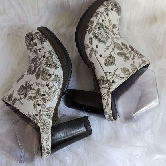 Dr. Martens Una Mules - Picture 12 of 16